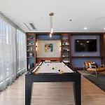 2Br City Loft Sweeping Glass Views