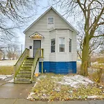 2 Mi To Red Line: Chicago Home Near Sherman Park