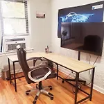 Entire Apartment In Heart Of Lincoln Park & Lake Sea And Beach