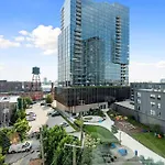 2Br City Escape Bright Sleek Spacious