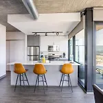 Bright & Modern 2Br Perfect City Escape