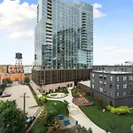 Brand New 4Br Apartment In Heart Of Chicago