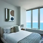 Lux Apts With Lake Views And Top Amenities