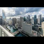 Skyrise In Downtown Apartment Chicago