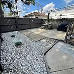 Stylish 2Bedroom Apartment W Games & Free Parking