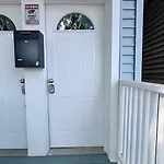 Stylish 2Bedroom Apartment W Games & Free Parking