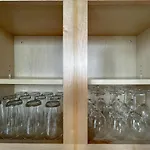 West Loop - City Views With In & Out Parking 4