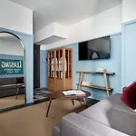 Hotel The Collection Wrigleyville 4*