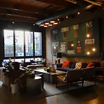 The Collection Wrigleyville 4*