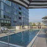 Level Chicago - Old Town