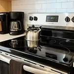 Stylish 4Br Stay-Prime Location - State Rep