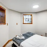 Walk To Wrigley Field! Townhouse With Pool Table