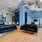 Downtown Chicago Stay With Free In & Out Parking 5