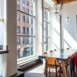 Hi Chicago Hostel