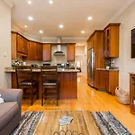 The Wrigleyville Vip-200 Steps From Wrigley Field Apartment *