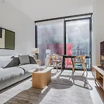 Blueground River North Balcony Pool Nr Pier Chi-1150 Apartment Chicago
