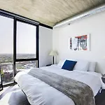 2Br Designer Loft Modern Luxe In City Center