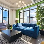 Skyline 2br In South Loop With Optional Parking & Gym Access Near Mccormick Place, Soldier Field And Lakefront Chicago