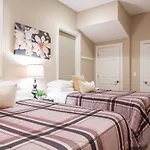 The Wrigleyville Vip-200 Steps From Wrigley Field Apartment Chicago