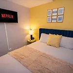 Cozy 3Br Chicago Garden Apartment Near Loyola & Downtown