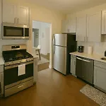 Spacious 1Br Apartment With Washer Dryer Near Cta