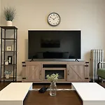 Spacious 1Br Apartment With Washer Dryer Near Cta