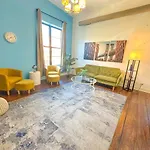 Mccormick Place 3Br/2Ba/Optional Parking