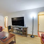 Commuter-Friendly Bungalow In Chicago\'S South Side
