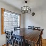 Commuter-friendly In Chicago's South Side