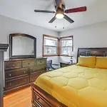 Commuter-friendly In Chicago's South Side *