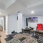 Holiday home Commuter-friendly In Chicago's South Side