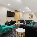 Modern 3br Near United Center * Chicago
