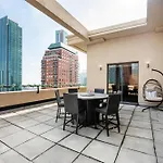 Downtown Penthouse 5Bd Views Parking, Gym, Pool