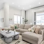 Downtown Penthouse 5bd Views Parking Gym Apartment Chicago