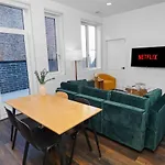Apartment 4br South Loop With Rooftop And Gym Near Mccormick Place *
