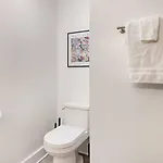 Apartment Downtown Penthouse 5bd Views Parking Gym