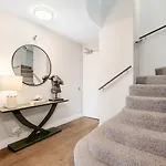 Downtown Penthouse 5bd Views Parking Gym Chicago