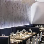Hyatt Regency Mccormick Place 4*