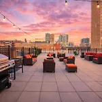 Cozy 2Br South Loop Condo With Optional Parking And Gym Near Mccormick Place, Public Transit & City Hotspots