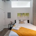 Mccormick Place 2Br Stylish Suite With Optional Parking And Gym For Up To 8 Guests Near Soldier Field And Grant Park