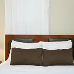Three-Bedroom On N Seminary Avenue Apt 2