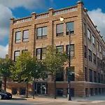 The Publishing House 4* Chicago