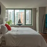 Envitae 3br Downtown Luxurious Views & Pool Apartment
