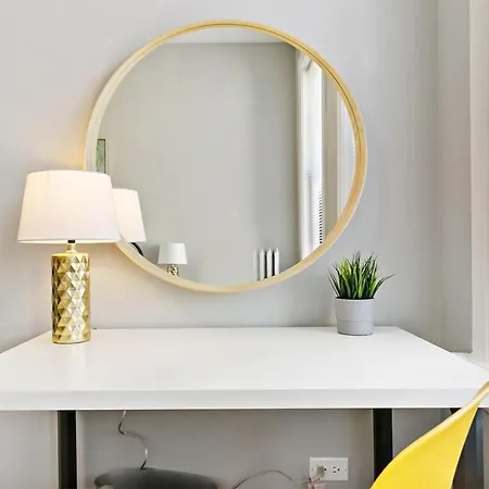 Newly Renovated 1br In Ideal Location - Belmont E1 *