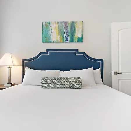 Apartment Newly Renovated 1br In Ideal Location - Belmont E1