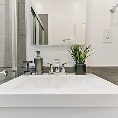 Newly Renovated 1br In Ideal Location - Belmont E1 *