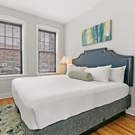 Apartment Newly Renovated 1br In Ideal Location - Belmont E1 Chicago