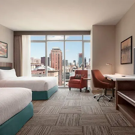 Hilton Garden Downtown South Loop Hotel