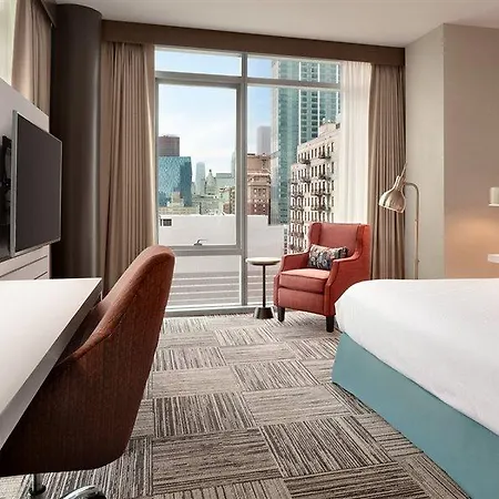 Hilton Garden Downtown South Loop Hotel