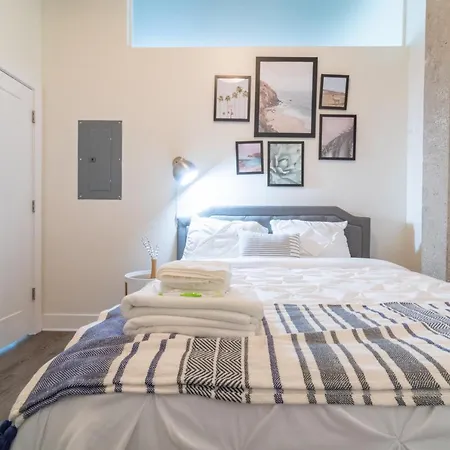 Convenient 2br In Prime Location With Gym Access & Optional Parking Near Mccormick Place And Soldier Field Apartment *